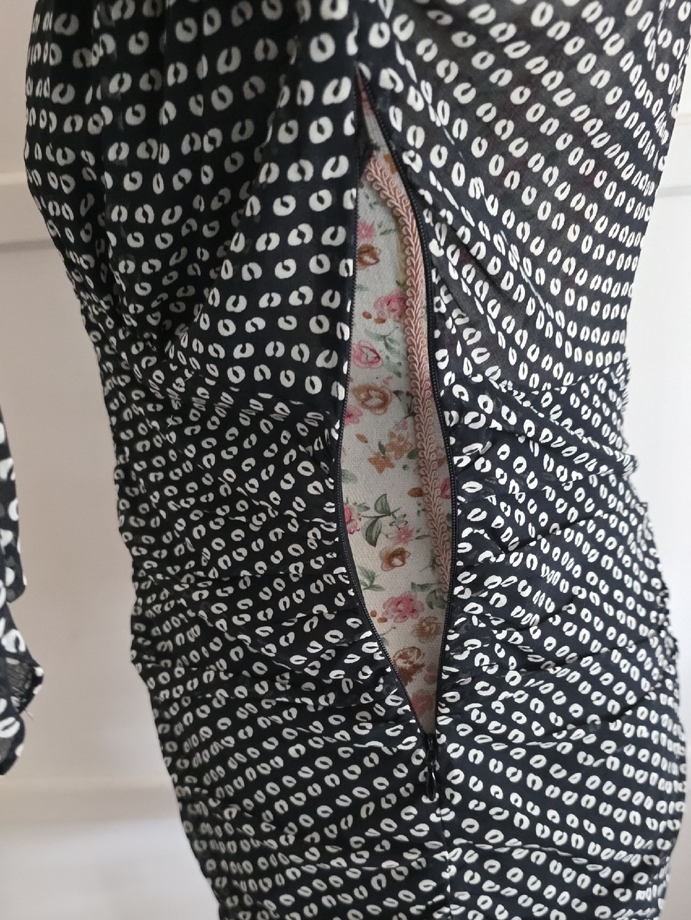 Zara Black Polka Dot V-Neck Mini Dress Size MEDIUM - Picture 10 of 11